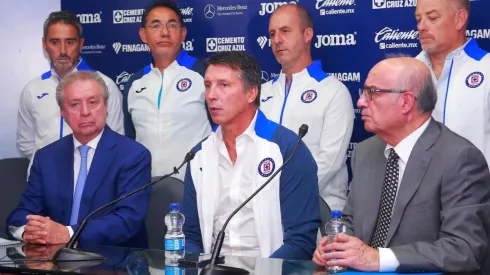 Explicó la ausencia de Billy Álvarez en la presentación de Siboldi.