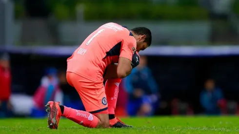 Aseguran que Chuy renovará con Cruz Azul pero igual se irá a Chivas