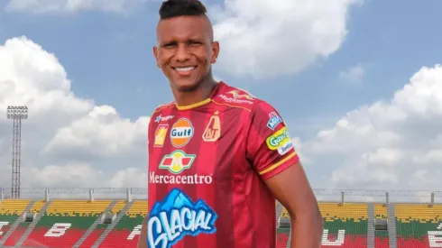 Rentería estaría a una firma de vestirse de azul