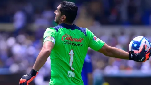 Quedan solo 25 días para que Jesús Corona renueve con Cruz Azul
