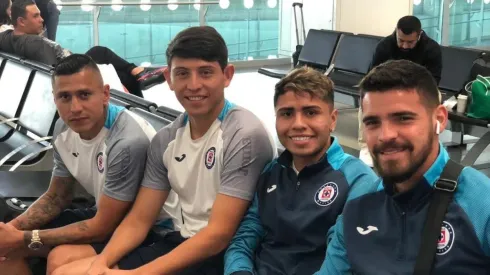 Plantel de Cruz Azul viaja rumbo a la pretemporada sin Siboldi