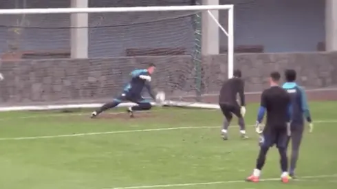 La increíble atajada de Siboldi en el entrenamiento de Cruz Azul.