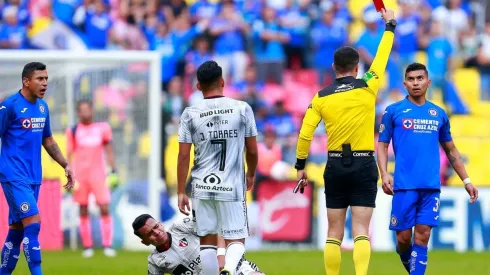 VIDEO: Orbelín Pineda es expulsado y deja a Cruz Azul con 10 ante Atlas