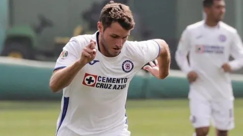 Santiago Giménez tiene el apoyo de todo el plantel