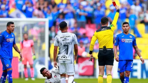 Orbelín recibe su castigo tras ser expulsado en Cruz Azul vs Atlas
