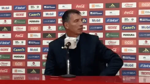 Un furioso Siboldi habla menos de 2' con la prensa tras una nueva derrota