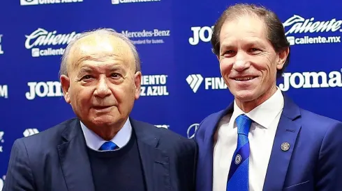 Billy Álvarez no quiere compras de pánico en Cruz Azul