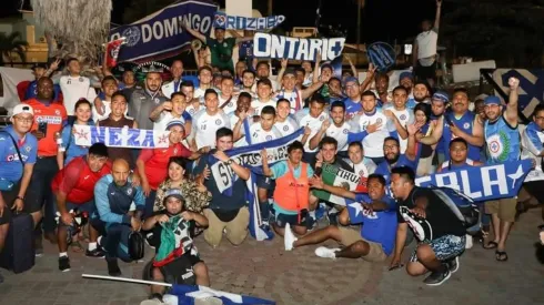 La afición cementera viajó a Jamaica para apoyar esta noche, siempre fiel, a Cruz Azul.