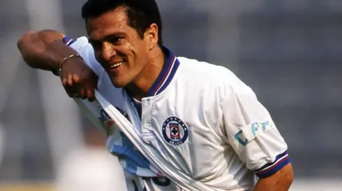 El jugador recibió una dura entrada que incluso lo hizo sangrar