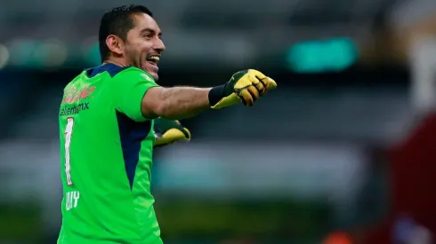 Capitán Chuy lidera la negociación con los directivos para bajar sueldos