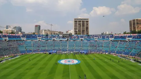 Reconocido aficionado de Cruz Azul pide estadio a Billy.