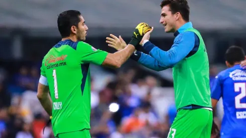 Sebastián Jurado y Jesús Corona en el duelo ante Tigres