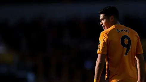 Raúl Jiménez en un partido de la Premier League inglesa