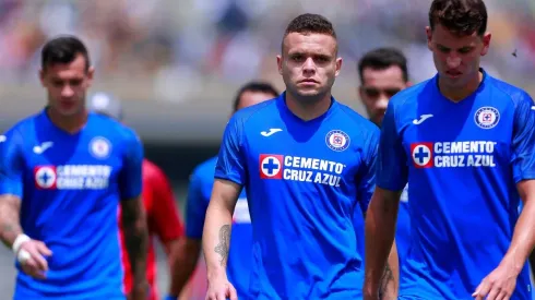 ¿Bajas de sueldos en Cruz Azul? No, recontratación del plantel entero