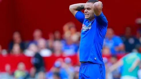 Jonathan Rodríguez en el duelo ante el Pachuca del Clausura 2020