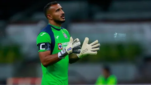 Guillermo Allison en un partido con Cruz Azul