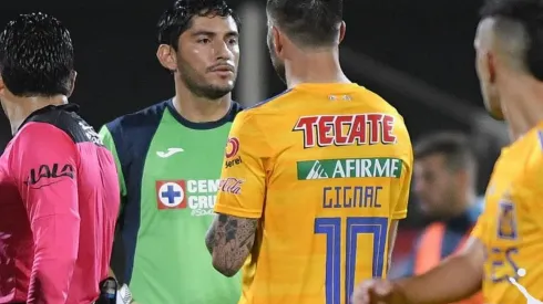 Corona y Gignac al final del primer tiempo