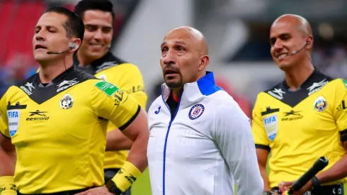 Conejo Pérez en su despedida con Cruz Azul
