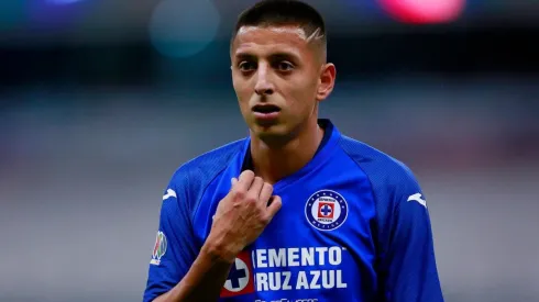 Alvarado vuelve a entrenar con Cruz Azul tras superar el covid-19