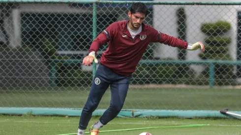 Jesús Corona en un entrenamiento con Cruz Azul