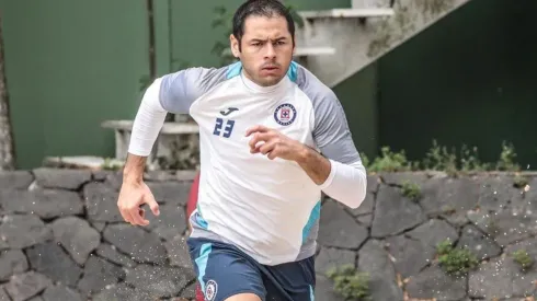 Aguilar sigue en rehabilitación y ve más cerca su regreso con Cruz Azul