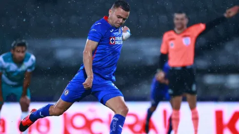 Jonathan Rodríguez en el encuentro ante Santos