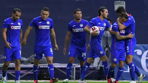 Los jugadores de Cruz Azul celebrando un gol.