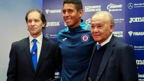 Jaime Ordiales y Billy Álvarez en la presentación de Luis Romo