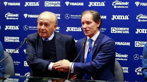 Jaime Ordiales en su presentación como director deportivo de Cruz Azul.