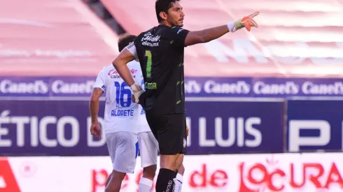 Jesús Corona en el partido entre Cruz Azul vs. Atlético San Luis