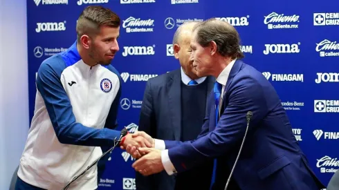Pablo Ceppelini el día de su presentación con Cruz Azul.