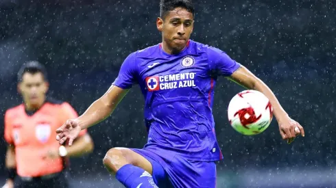 Luis Romo en el duelo de Cruz Azul ante Juárez FC