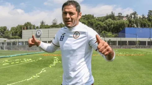 Pablo Aguilar en un entrenamiento con Cruz Azul