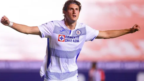 Santiago Giménez es el jugador a seguir esta noche.