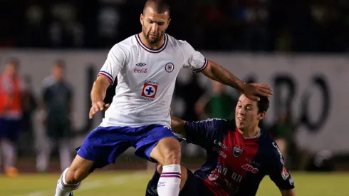 Emanuel Villa en su etapa con Cruz Azul