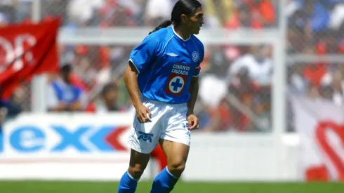 Palencia jugó en Cruz Azul entre 1994 y 2001 y 2002 y 2003.
