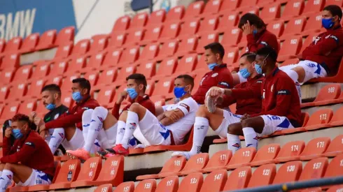 Plantel de Cruz Azul con tapabocas.