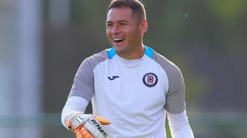 Pablo Aguilar en un entrenamiento de Cruz Azul