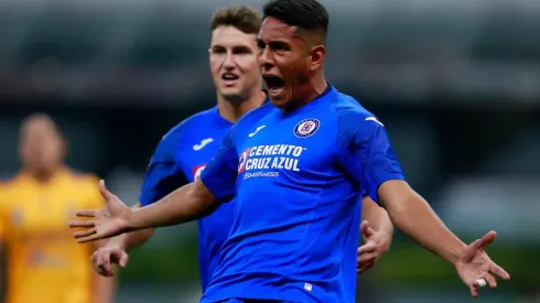 Luis Romo en el duelo ante Tigres en el Clausura 2020