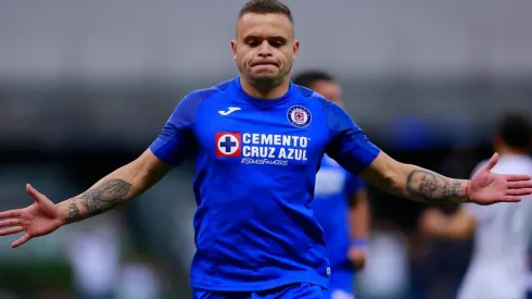 Jonathan Rodríguez sigue como líder goleador de la Liga MX