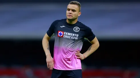 Jonathan Rodríguez erró un penal ante Tigres.