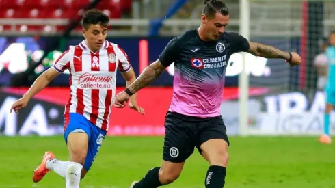 Milton Caraglio en el duelo ante Chivas