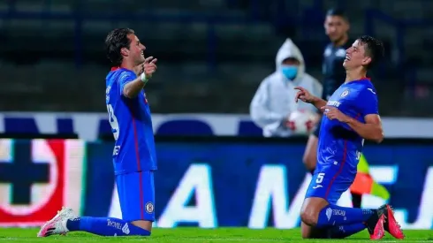 Igor Lichnovsky y Santiago Giménez en el Guard1anes 2020