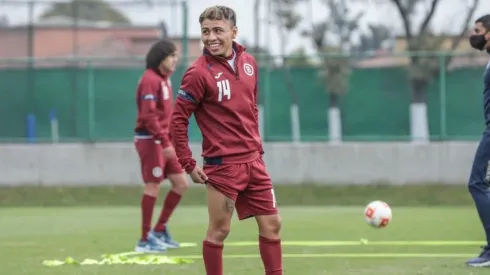 Misael Domínguez en un entrenamiento con Cruz Azul