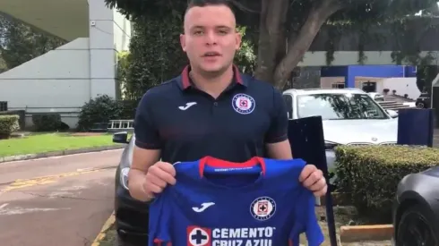 Hermoso gesto del Cabecita Rodríguez: le regaló su camiseta ante Pumas a un niño por su cumpleaños