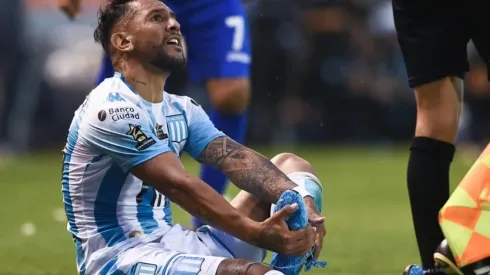 Walter Montoya en un partido con Racing
