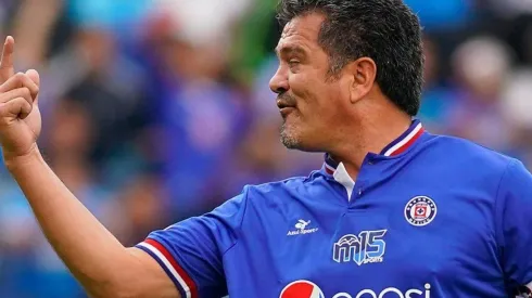 Carlos Hermosillo no se guardó nada ante Armando González