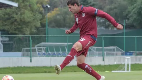 Santiago Giménez en un entrenamiento de Cruz Azul