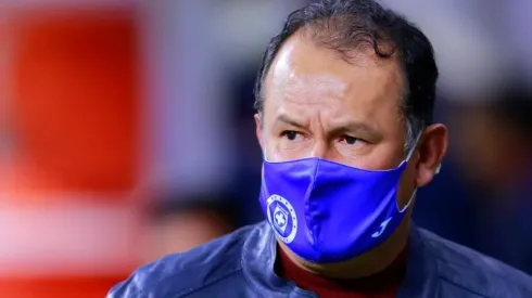 Juan Reynoso en su segundo partido como entrenador de Cruz Azul