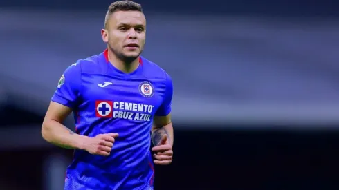 Jonathan Rodríguez en el duelo ante el Puebla